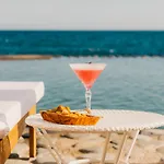 Les Roches Rouges, A Beaumier Saint-Raphael (Var)