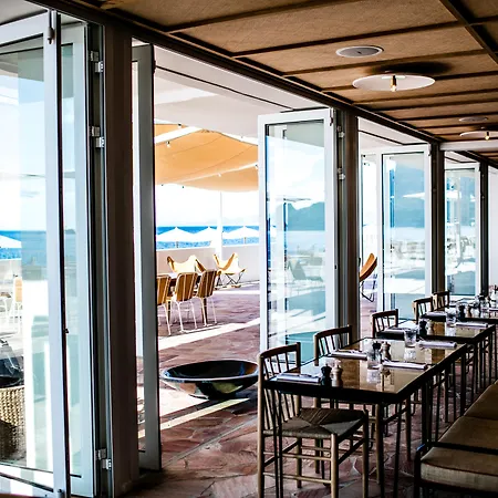 Hotell Les Roches Rouges, A Beaumier
