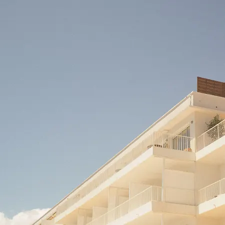 Les Roches Rouges, A Beaumier Hotel