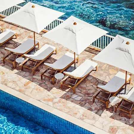 Hotel Les Roches Rouges, A Beaumier Saint-Raphael (Var)