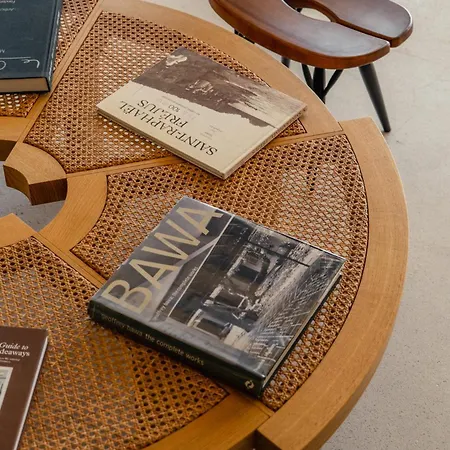 Les Roches Rouges, A Beaumier