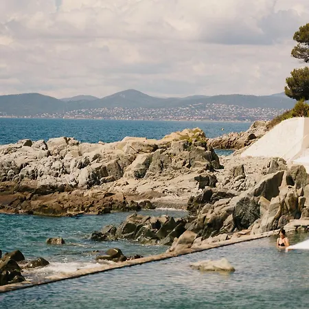 Hotel Les Roches Rouges, A Beaumier Saint-Raphael (Var)
