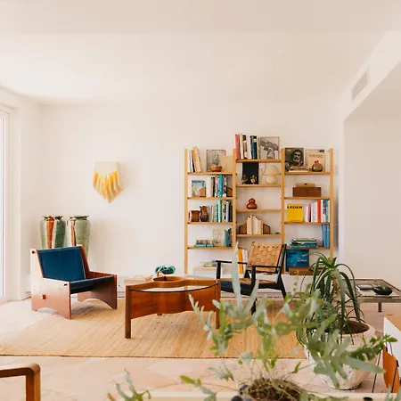 Les Roches Rouges, A Beaumier Saint-Raphael (Var)