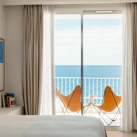 Les Roches Rouges, A Beaumier 5*