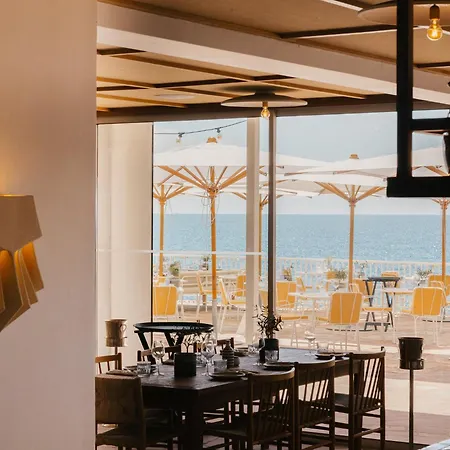 Les Roches Rouges, A Beaumier 5* Saint-Raphael (Var)