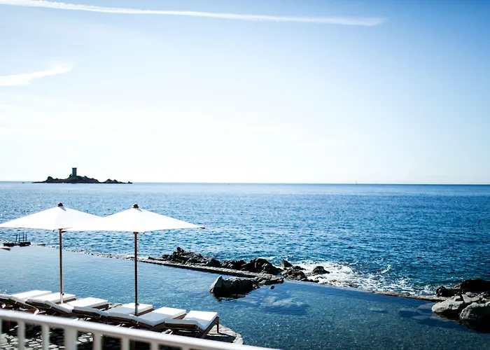 Les Roches Rouges, A Beaumier Hotel