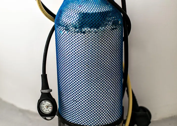 Les Roches Rouges, A Beaumier