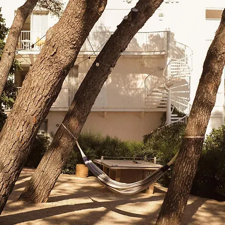 Hotel Les Roches Rouges, A Beaumier 5*