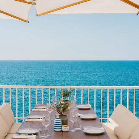 Les Roches Rouges, A Beaumier Hotel 5*