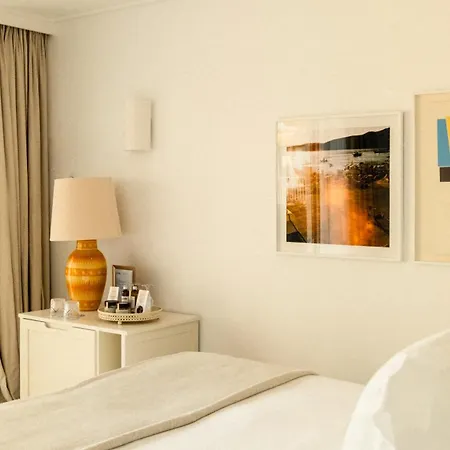 Hotel Les Roches Rouges, A Beaumier Saint-Raphael (Var)