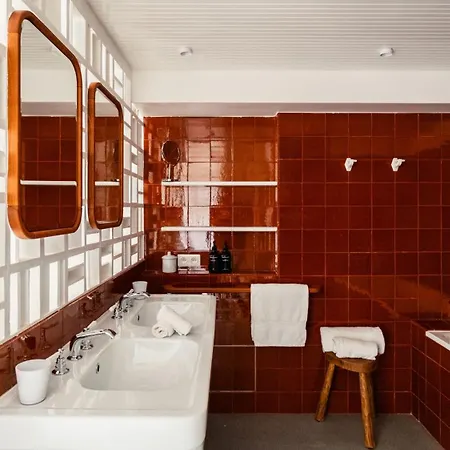 Hotel Les Roches Rouges, A Beaumier 5*