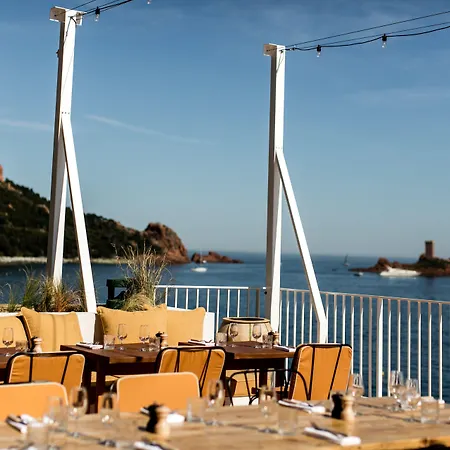 Les Roches Rouges, A Beaumier 5*
