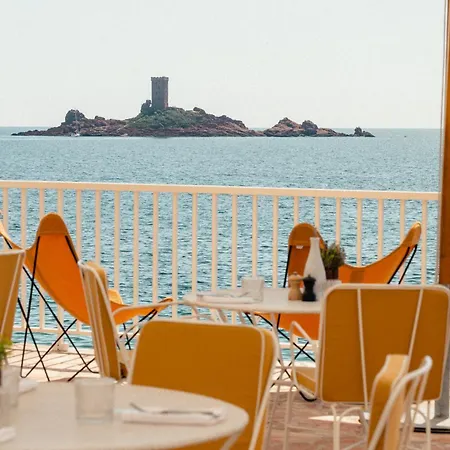 Les Roches Rouges, A Beaumier Saint-Raphaël