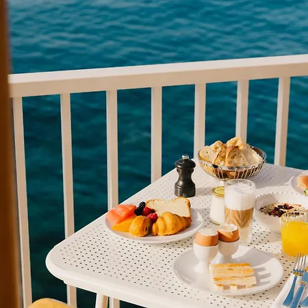 Hotel Les Roches Rouges, A Beaumier 5*