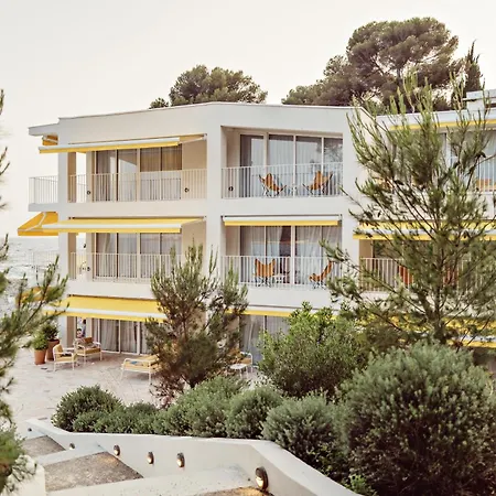 Hotel Les Roches Rouges, A Beaumier Saint-Raphaël