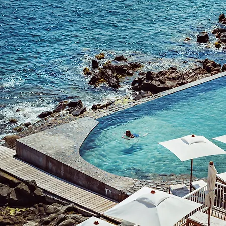 Hotel Les Roches Rouges, A Beaumier