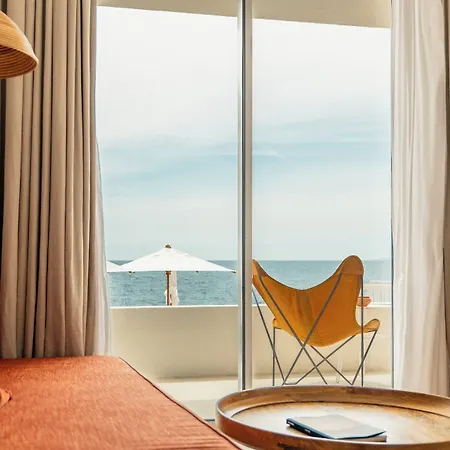 Les Roches Rouges, A Beaumier