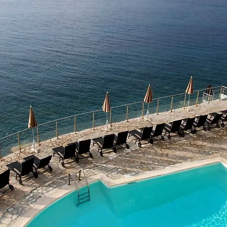 Les Roches Rouges, A Beaumier ホテル 5*