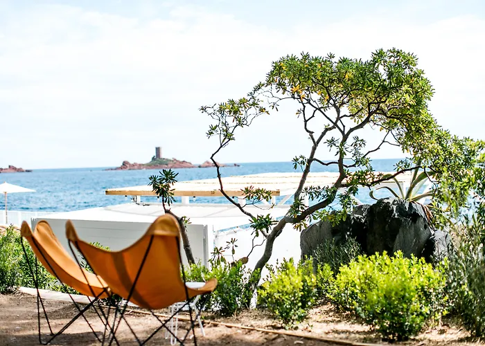 Les Roches Rouges, A Beaumier 5* Saint-Raphael (Var)