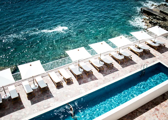 Les Roches Rouges, A Beaumier 5* Saint-Raphael (Var)