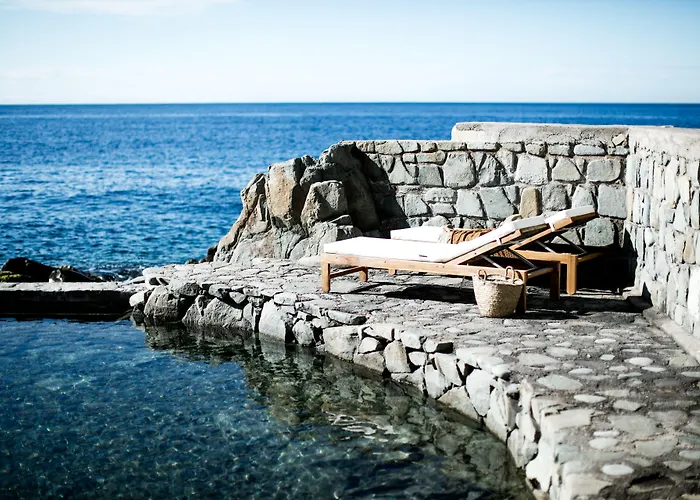 ホテル Les Roches Rouges, A Beaumier