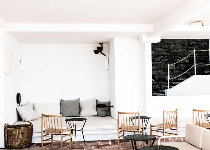 Les Roches Rouges, A Beaumier 5*