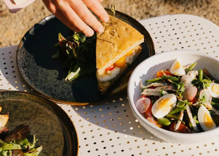Les Roches Rouges, A Beaumier Saint-Raphaël