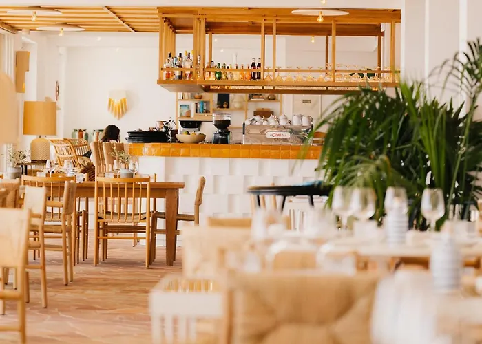 Hotel Les Roches Rouges, A Beaumier 5*