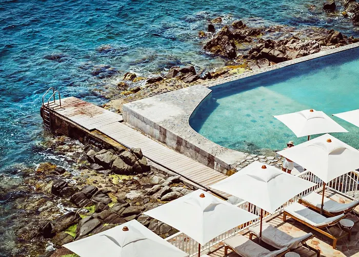 Les Roches Rouges, A Beaumier 5*