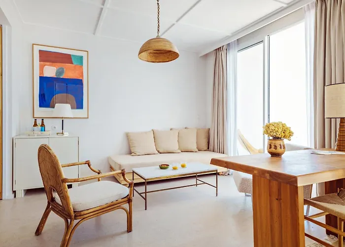 Hotel Les Roches Rouges, A Beaumier Saint-Raphael (Var)