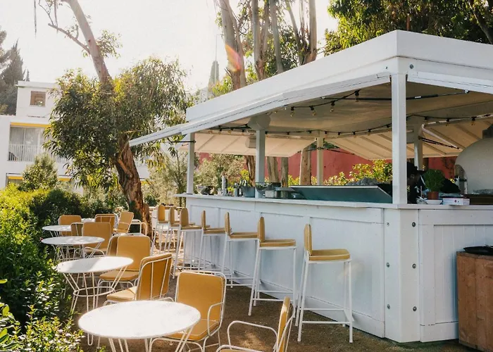 Les Roches Rouges, A Beaumier 5*