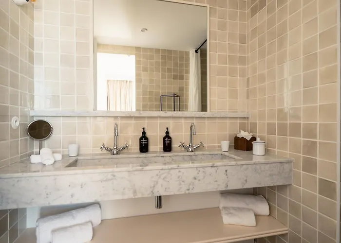 Les Roches Rouges, A Beaumier 5* Saint-Raphael (Var)