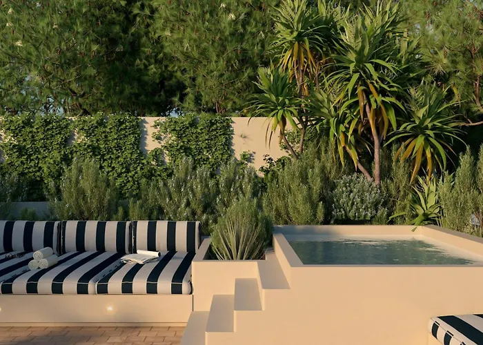 Hotel Les Roches Rouges, A Beaumier 5*