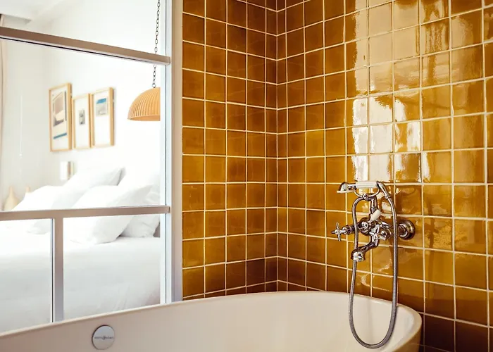 Les Roches Rouges, A Beaumier ホテル 5*