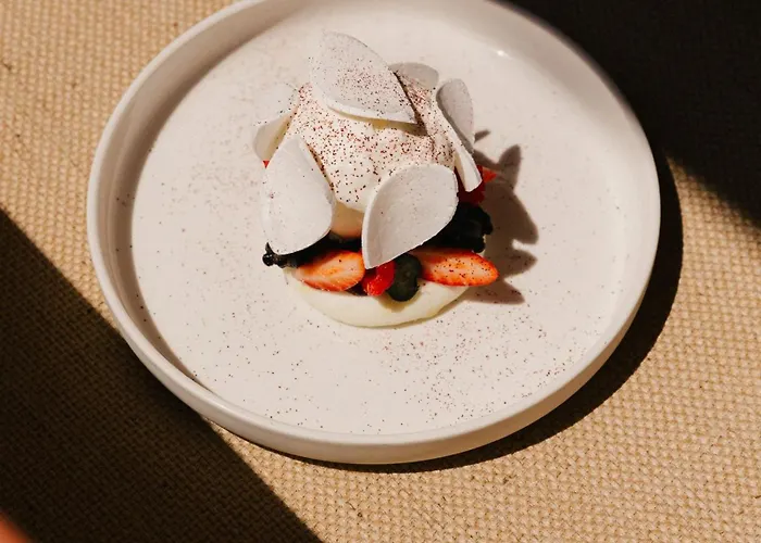 Les Roches Rouges, A Beaumier 5*